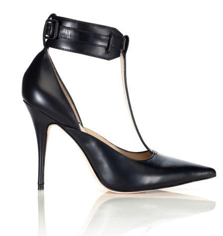 elizabeth-and-james-holiday-2012-saucy-pump