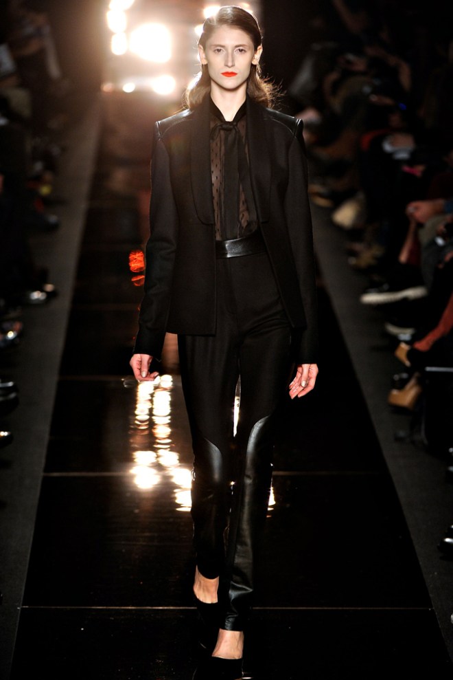 monique-lhuillier-fall-2012-daiane-conterato