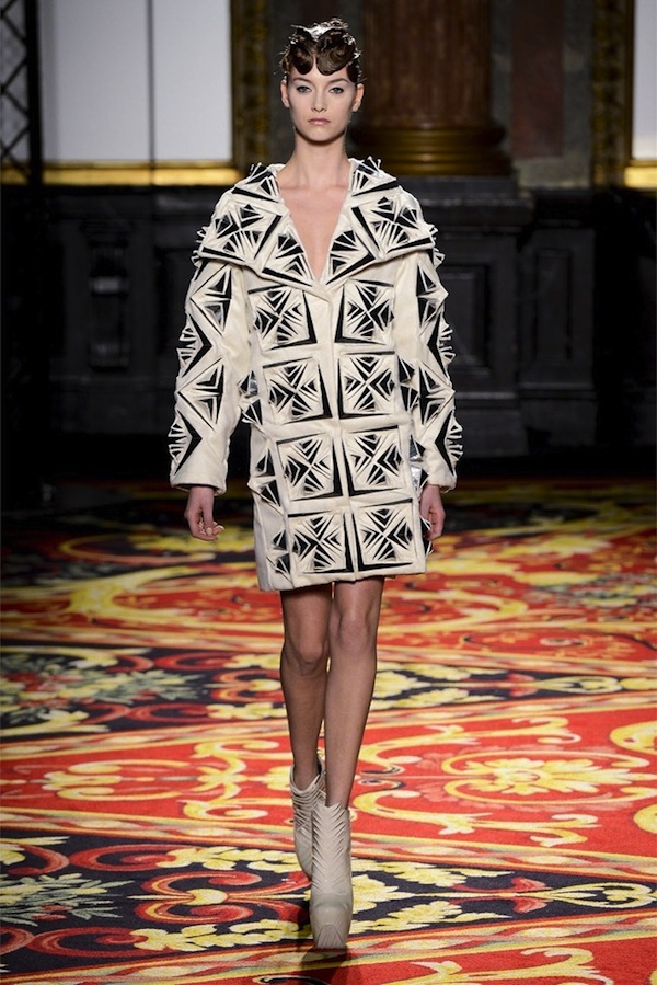 iris-van-herpen-couture-spring-2013-9