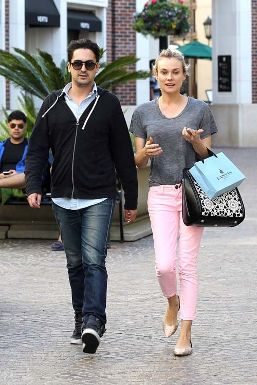 diane-kruger-the-grove-alexander-mcqueen-heroine-laser-cut-calf-hair-satchel-bag