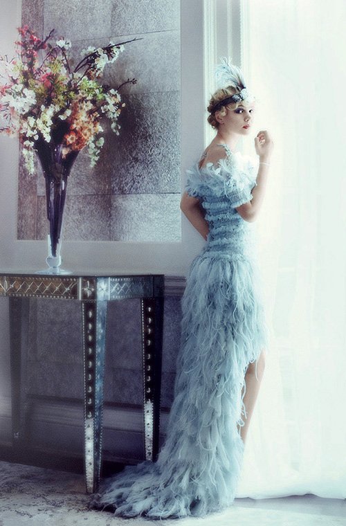 carey-mulligan-by-mario-testino-for-vogue-may-2013-1