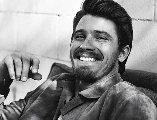 garrett-hedlund-by-john-balsom-for-man-of-the-world-issue-no-8-6