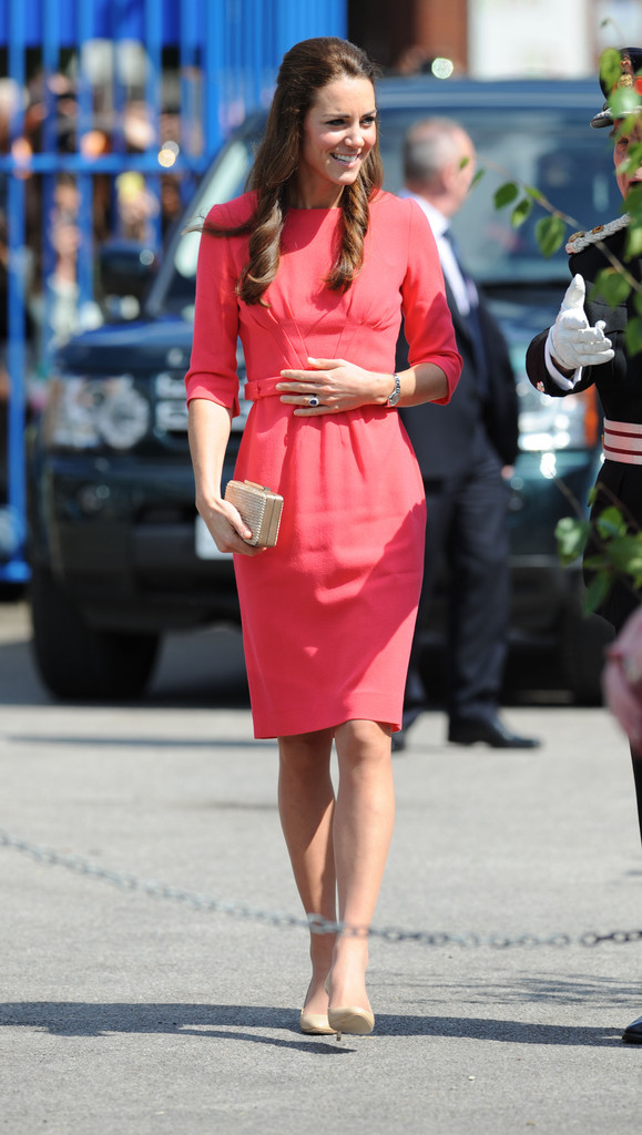 catherine-duchess-of-cambridge-counseling-program-blessed-sacrament-school-london-goat-scarlett-pleat-front-dress-jimmy-choo-gilbert-pumps-lk-bennett-natalie-clutch
