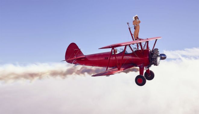 gallery-1486413685-hbz-march-2017-rihanna-03